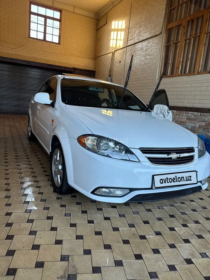 Chevrolet Gentra,  3 позиция