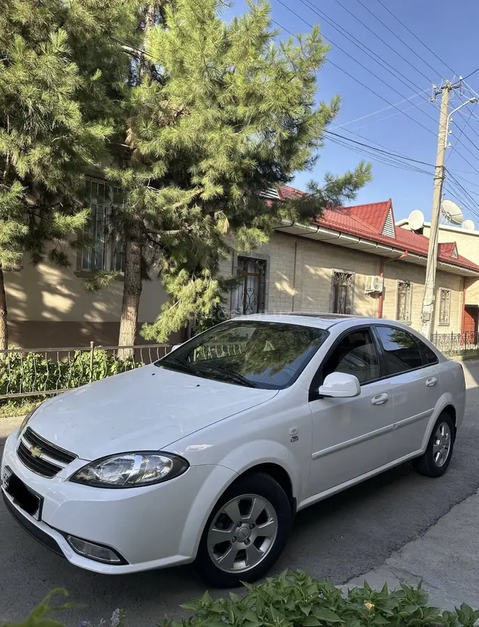Chevrolet Gentra,  3 позиция