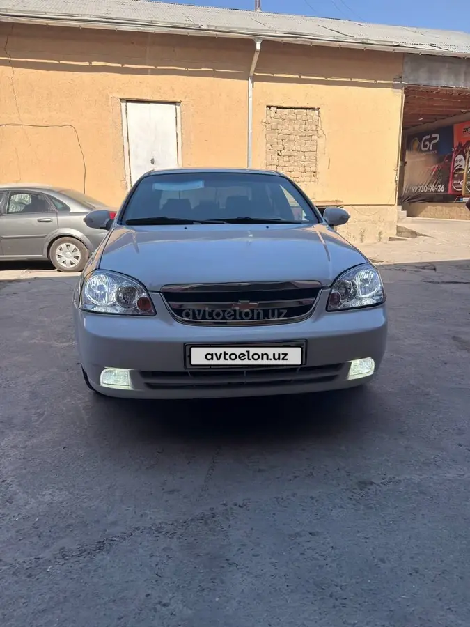 Chevrolet Lacetti,  1 позиция Газ-бензин