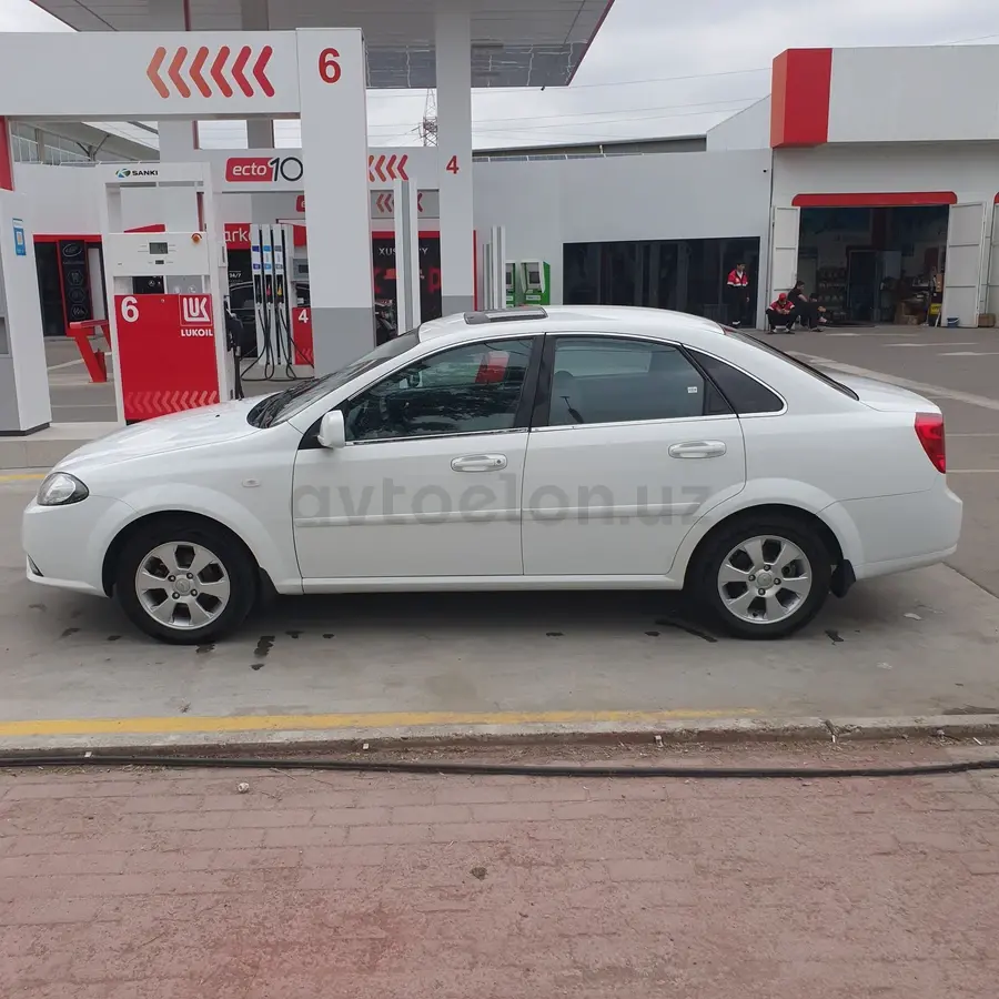 Chevrolet Lacetti,  3 позиция