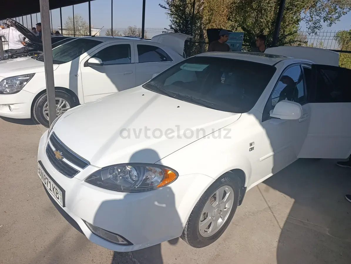 Chevrolet Gentra,  3 позиция