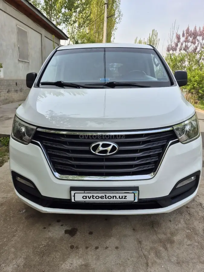 Hyundai Starex