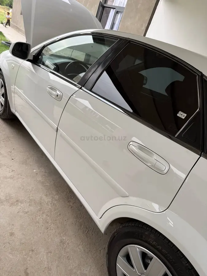 Chevrolet Gentra,  3 позиция