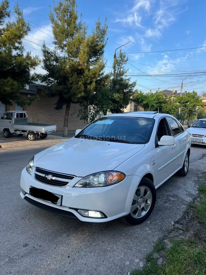 Chevrolet Gentra,  3 позиция