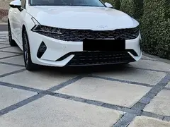 Белый Kia K5 2023 года, КПП Автомат, в Ташкент за 23 000 y.e.