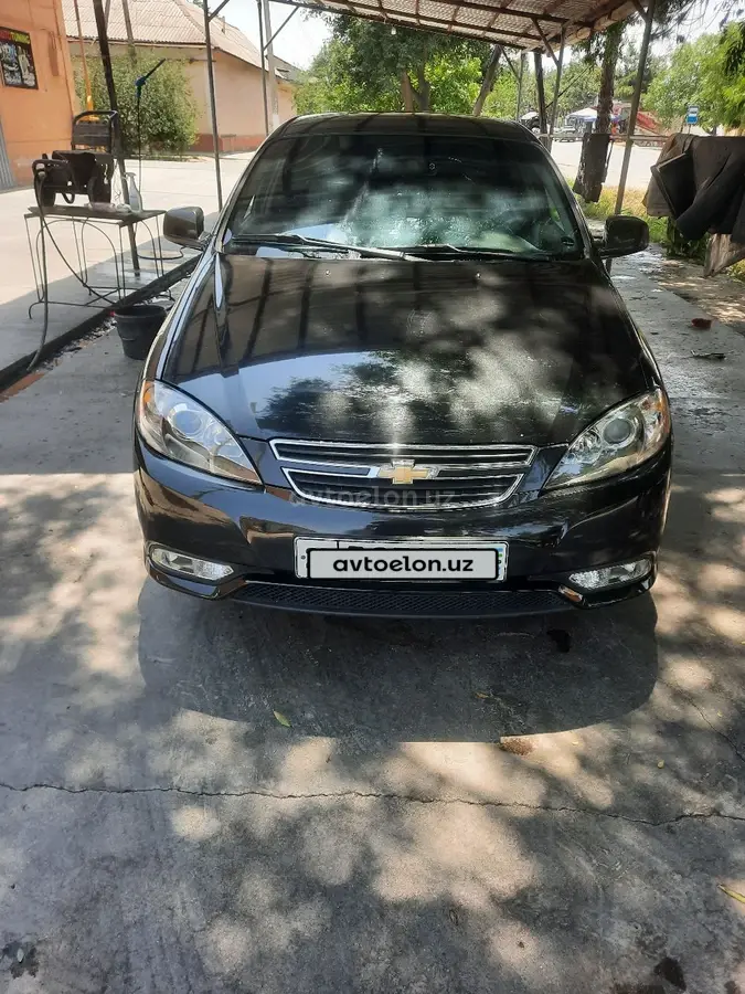 Chevrolet Gentra,  1 позиция Газ-бензин