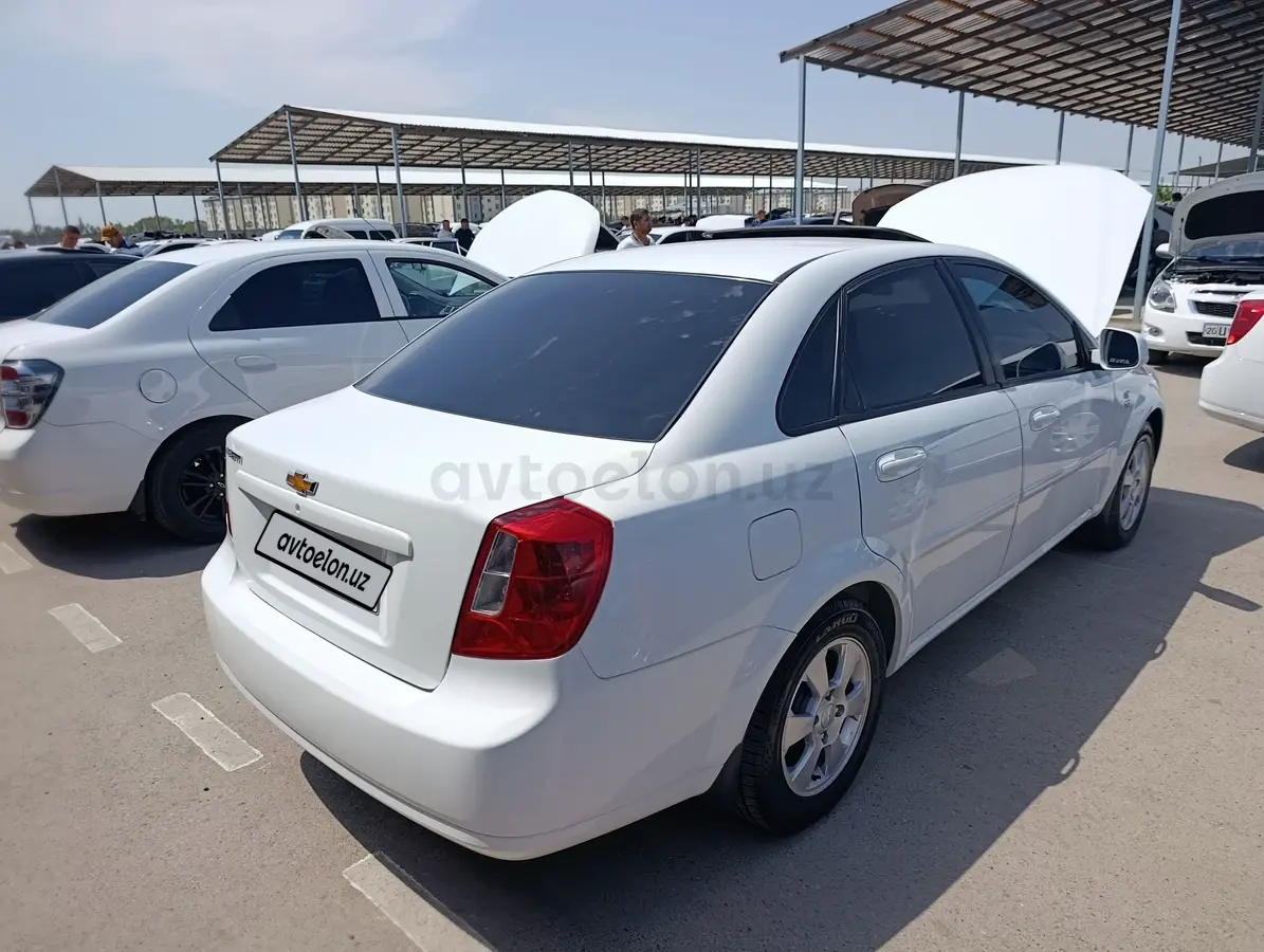 Chevrolet Gentra,  3 позиция