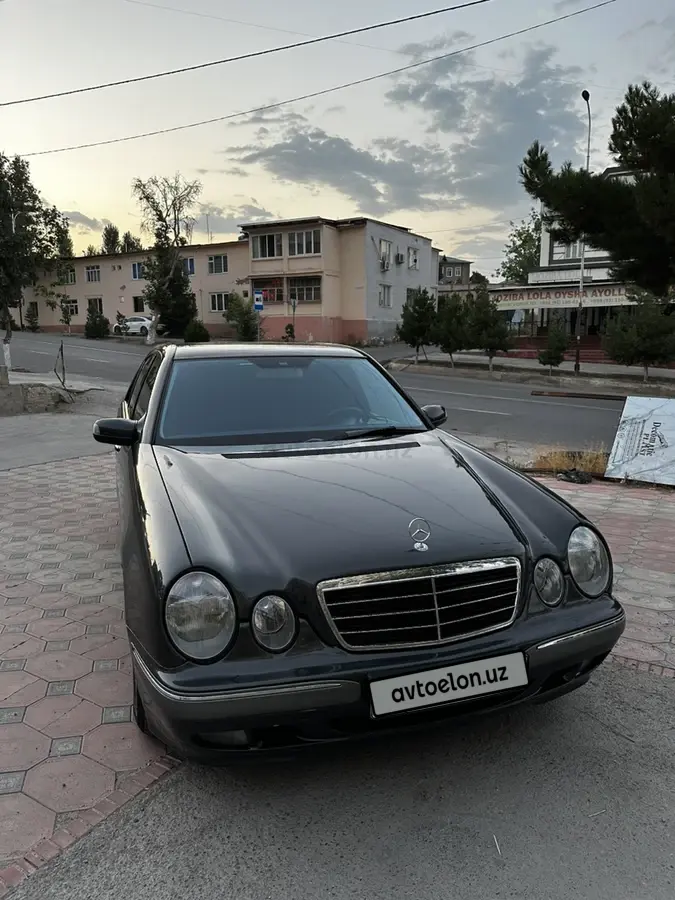Mercedes-Benz E 200