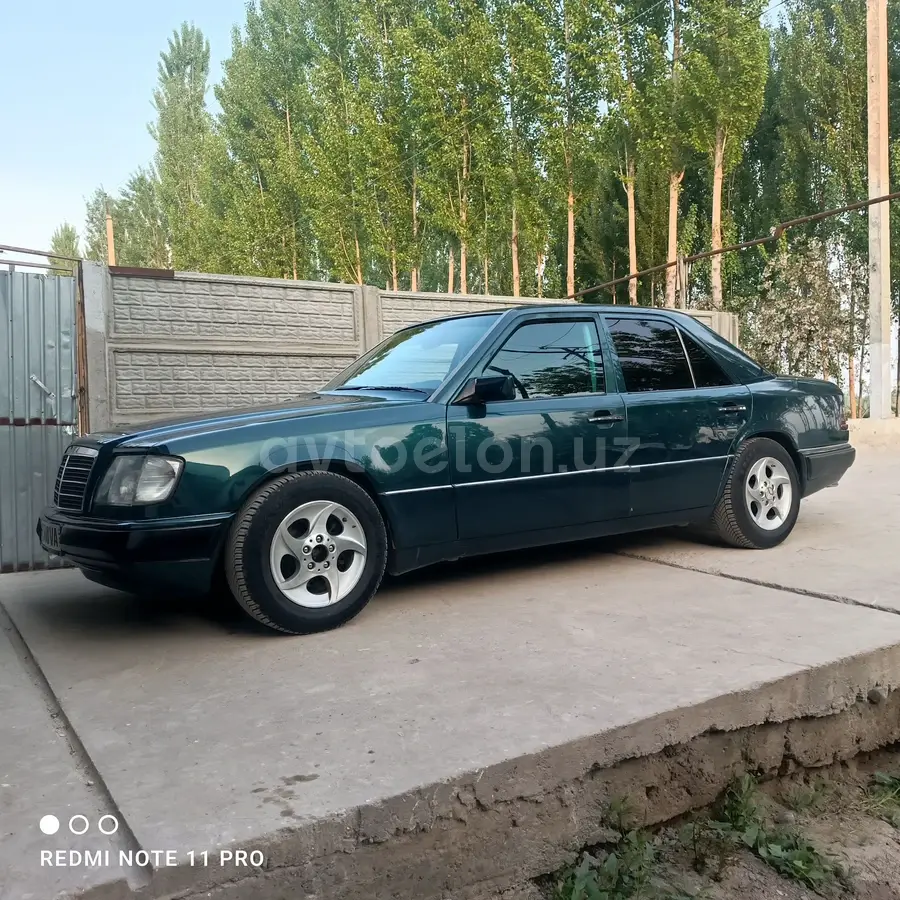 Mercedes-Benz E 230