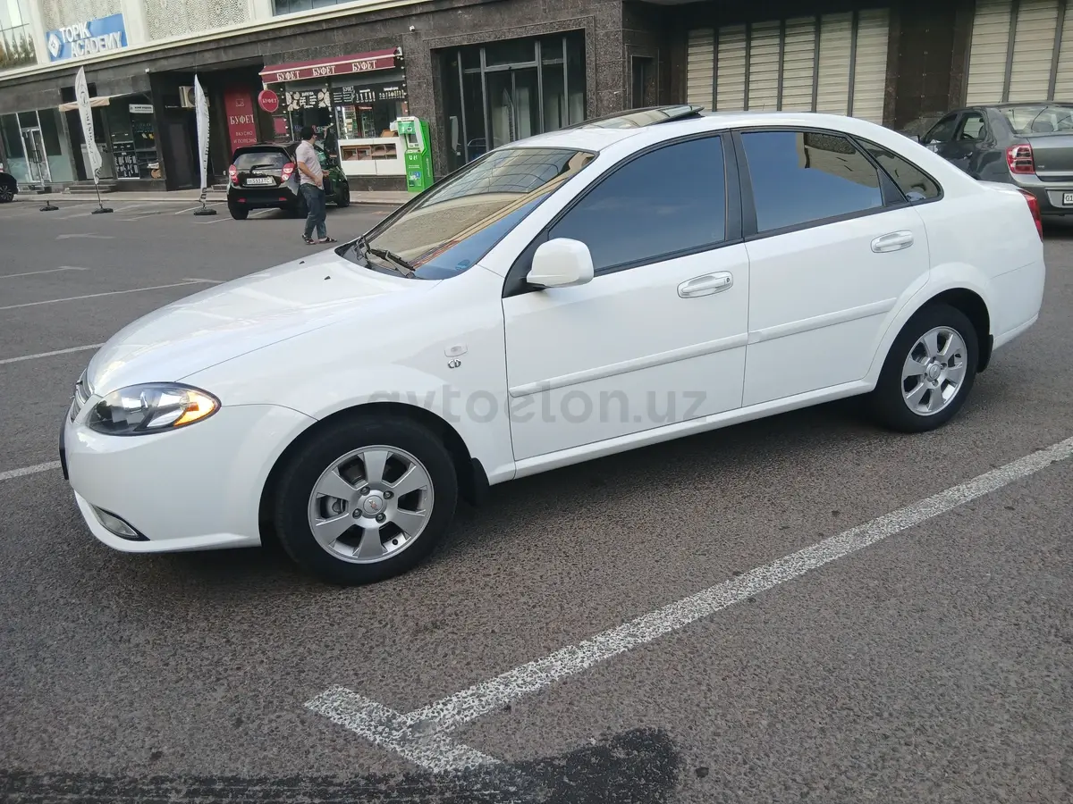 Chevrolet Gentra,  3 позиция