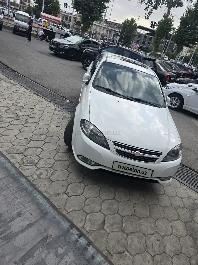 Chevrolet Gentra,  3 позиция