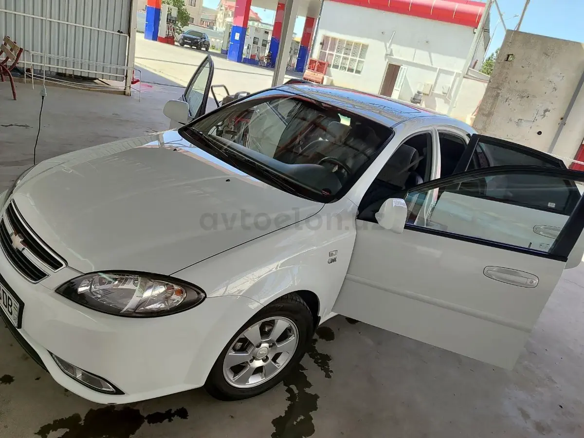 Chevrolet Gentra,  3 позиция