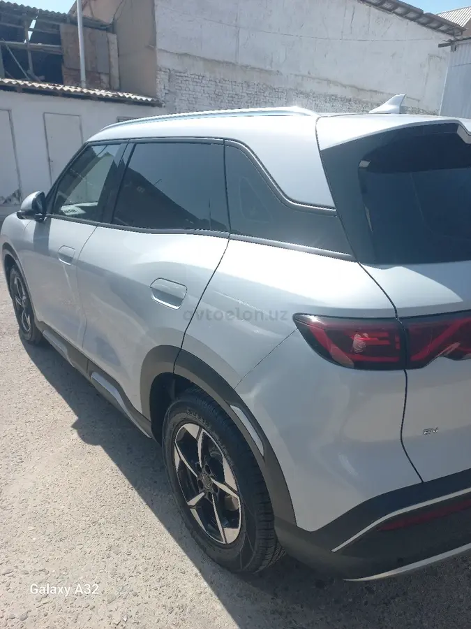 BYD Yuan UP