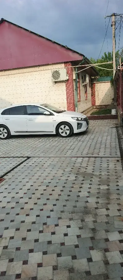 Hyundai Ioniq