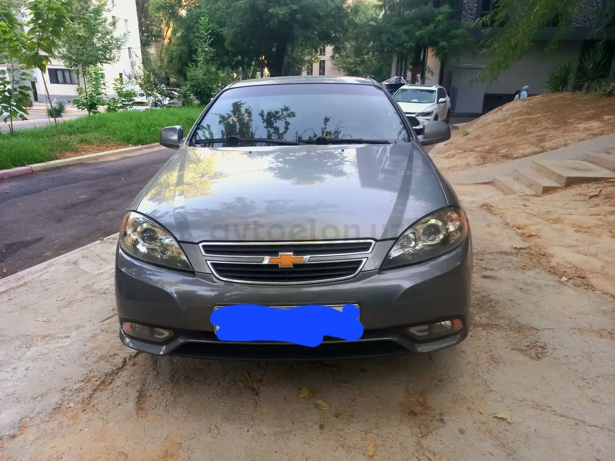 Chevrolet Gentra,  1 позиция Газ-бензин