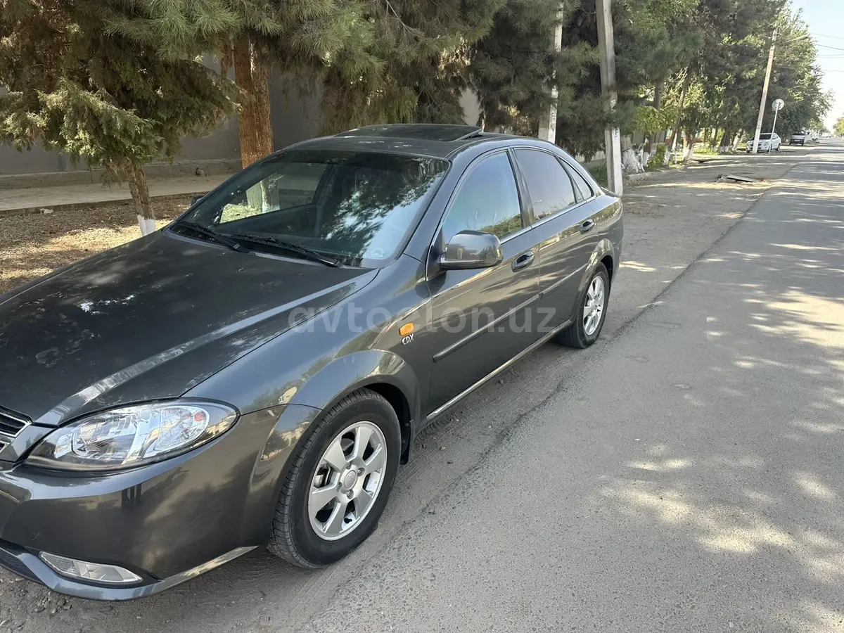 Chevrolet Gentra,  3 позиция