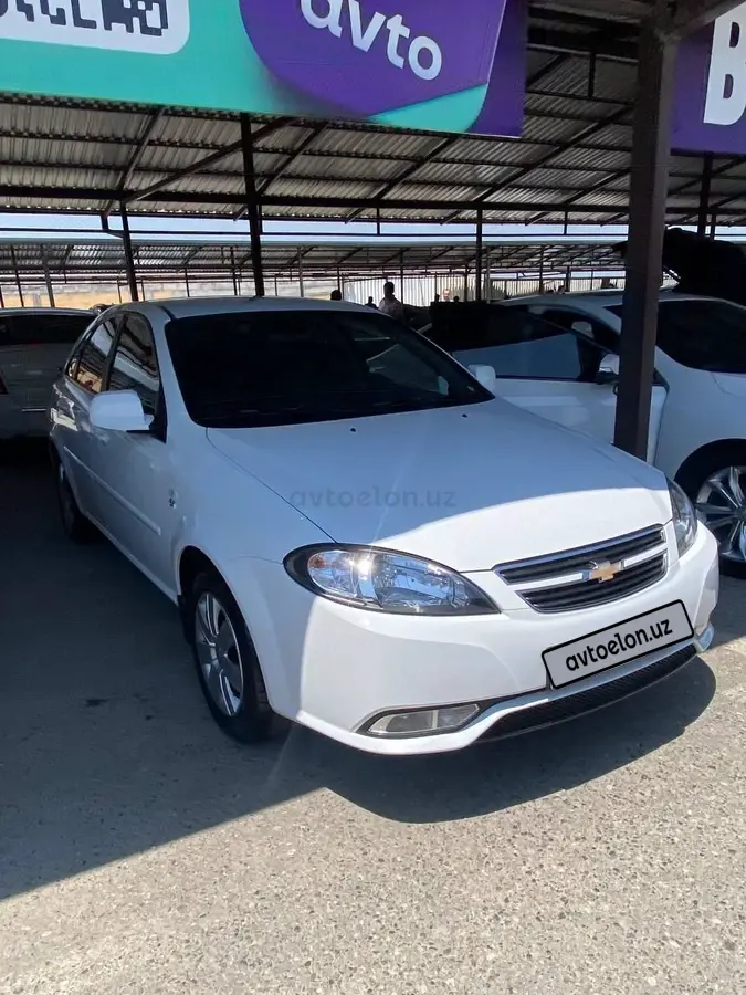 Chevrolet Gentra,  3 позиция