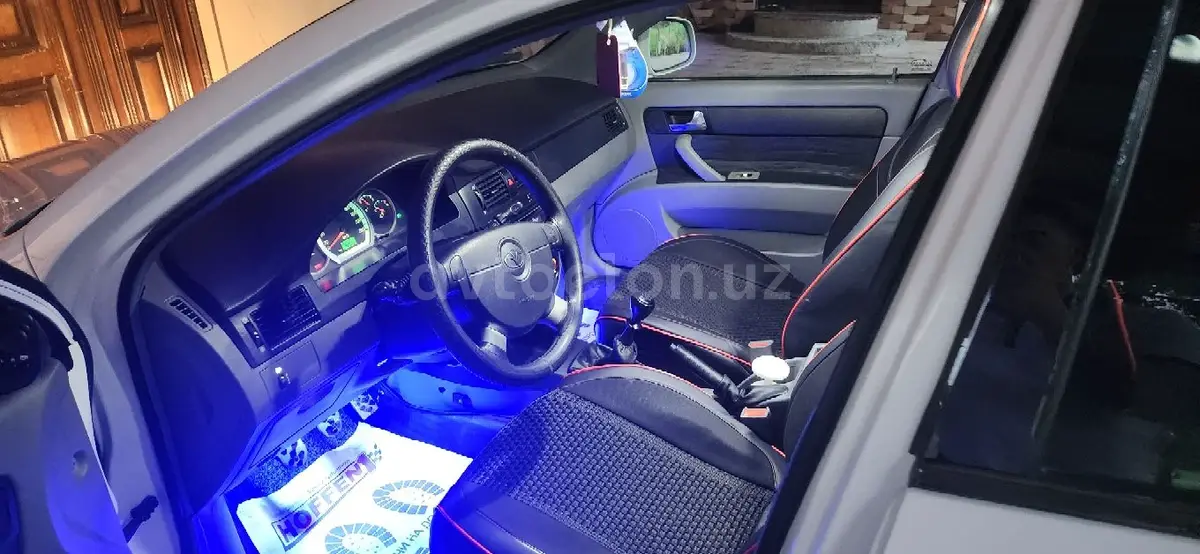 Chevrolet Gentra,  1 позиция