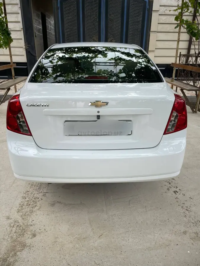 Chevrolet Gentra,  3 позиция