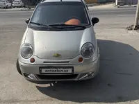Серебристый Chevrolet Matiz, 1 позиция 2009 года, КПП Механика, в Фергана за 3 000 y.e. id7064875
