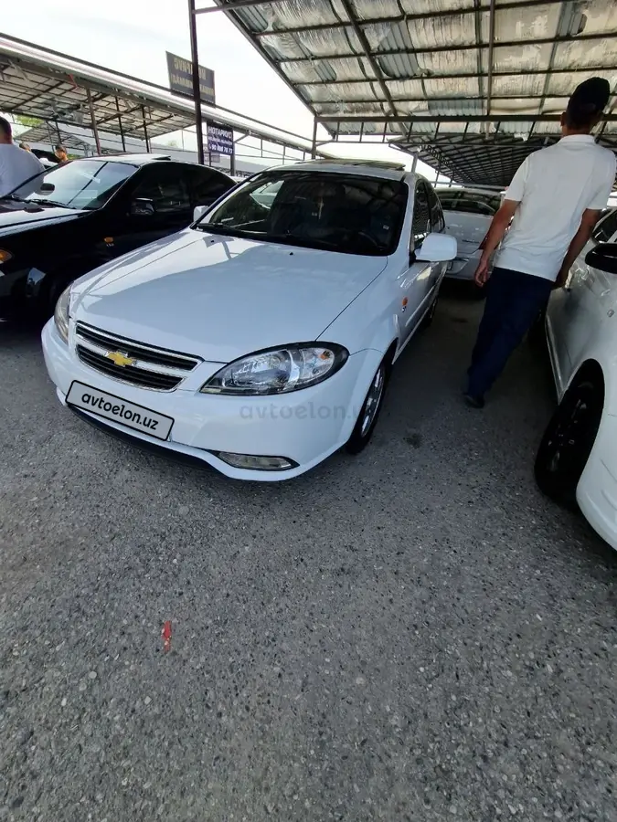 Chevrolet Gentra,  2 позиция