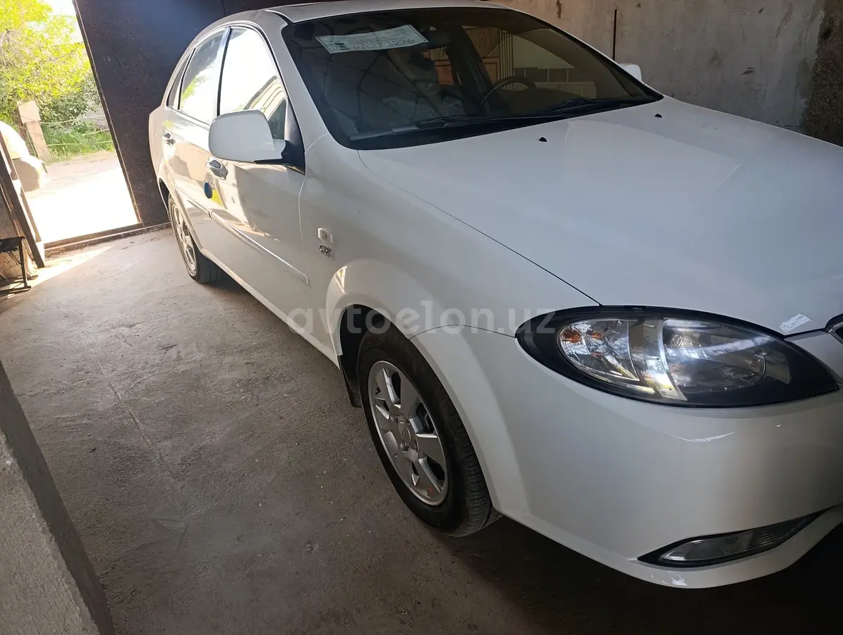 Chevrolet Gentra,  3 позиция