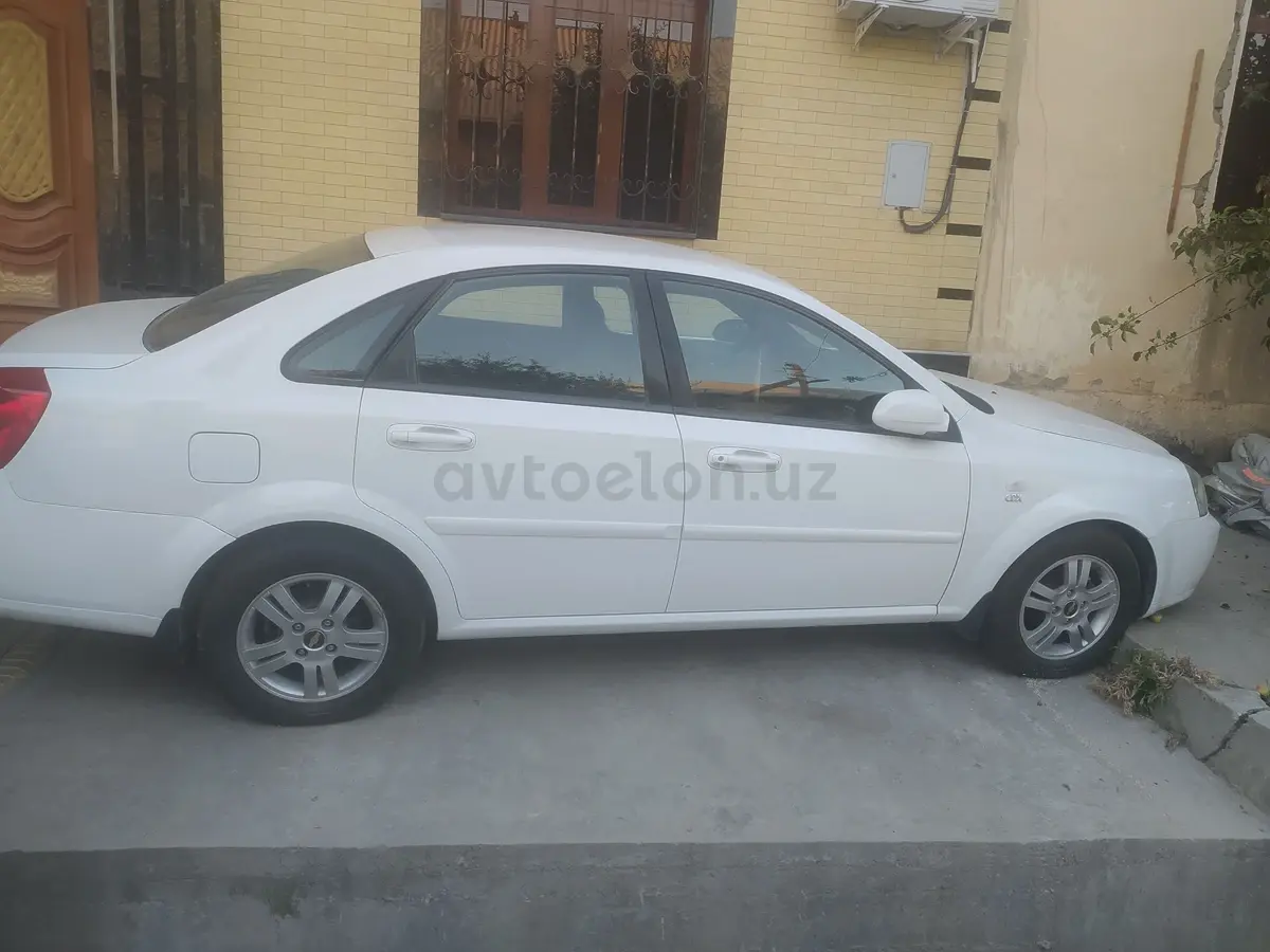 Chevrolet Lacetti,  3 позиция
