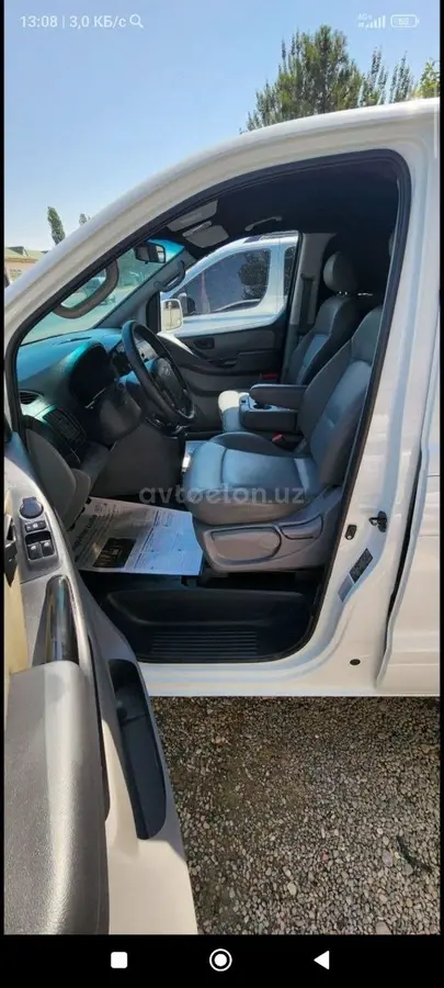 Hyundai Starex