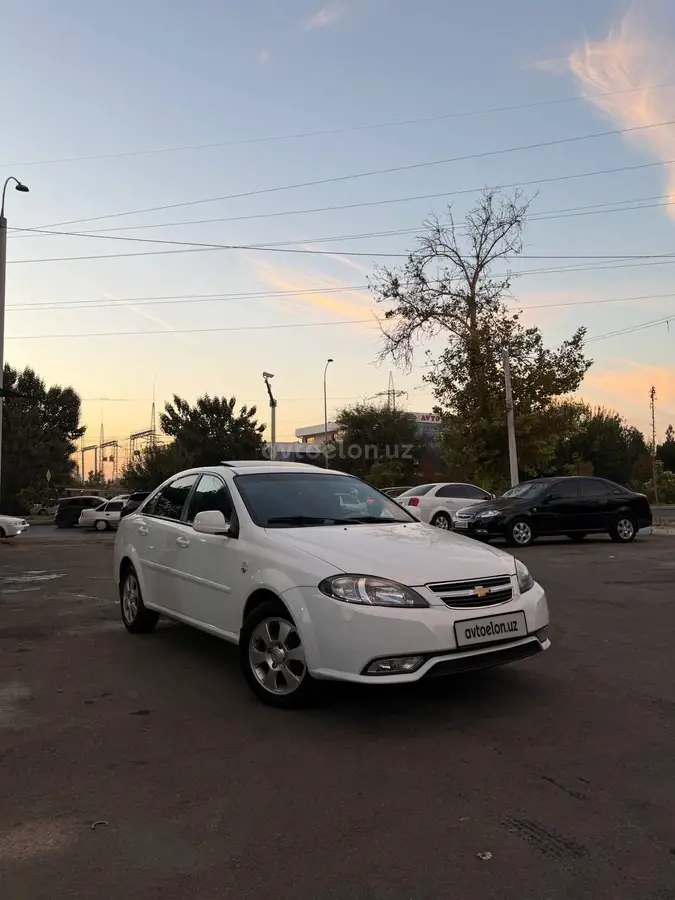 Chevrolet Gentra,  3 позиция