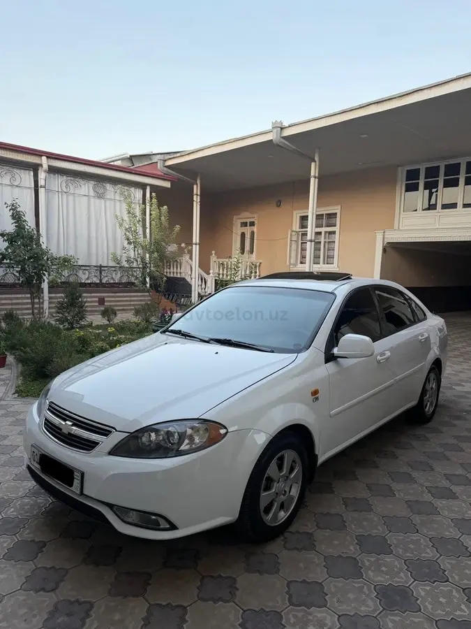 Chevrolet Gentra,  3 позиция