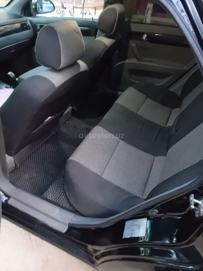 Chevrolet Gentra,  3 позиция