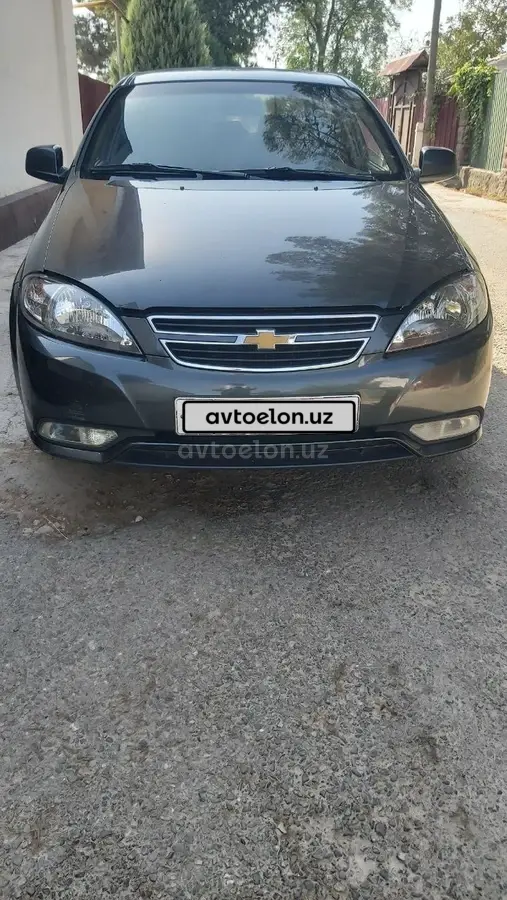 Chevrolet Gentra,  1 позиция Газ-бензин