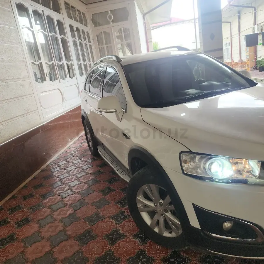 Chevrolet Captiva,  3 позиция