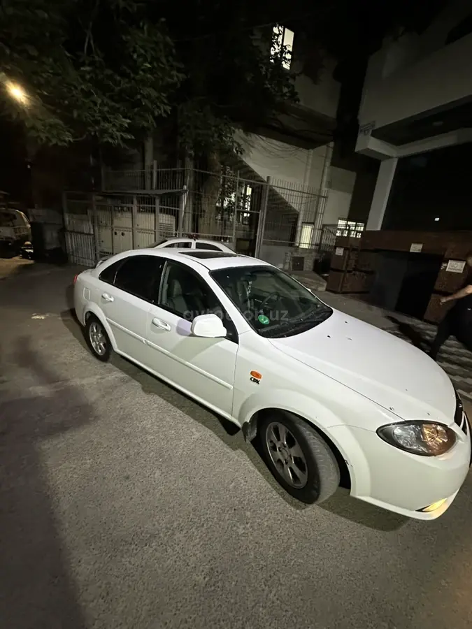 Chevrolet Gentra,  3 позиция