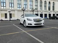 Молочный цвет Chevrolet Malibu, 3 позиция 2013 года, КПП Автомат, в Ташкент за 12 000 y.e. id7285425