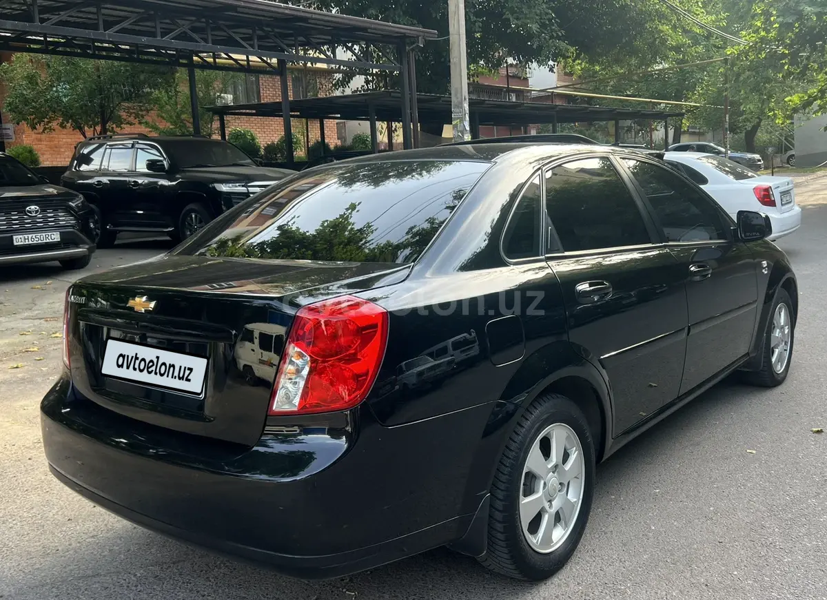 Chevrolet Gentra,  3 позиция