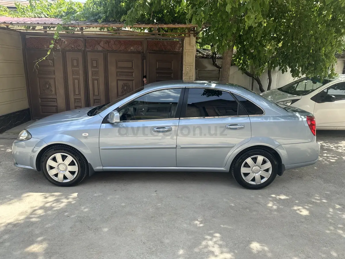 Chevrolet Gentra,  1 позиция