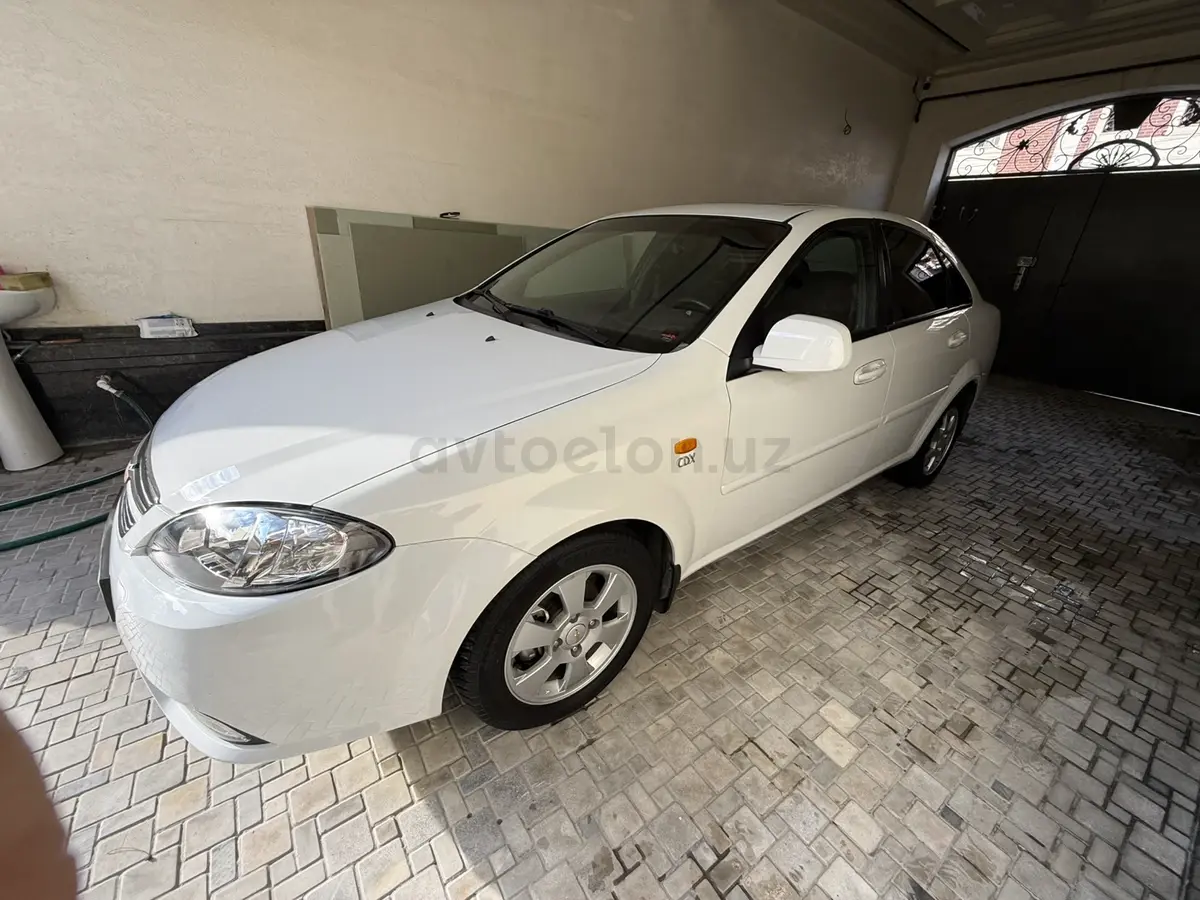 Chevrolet Gentra,  3 позиция