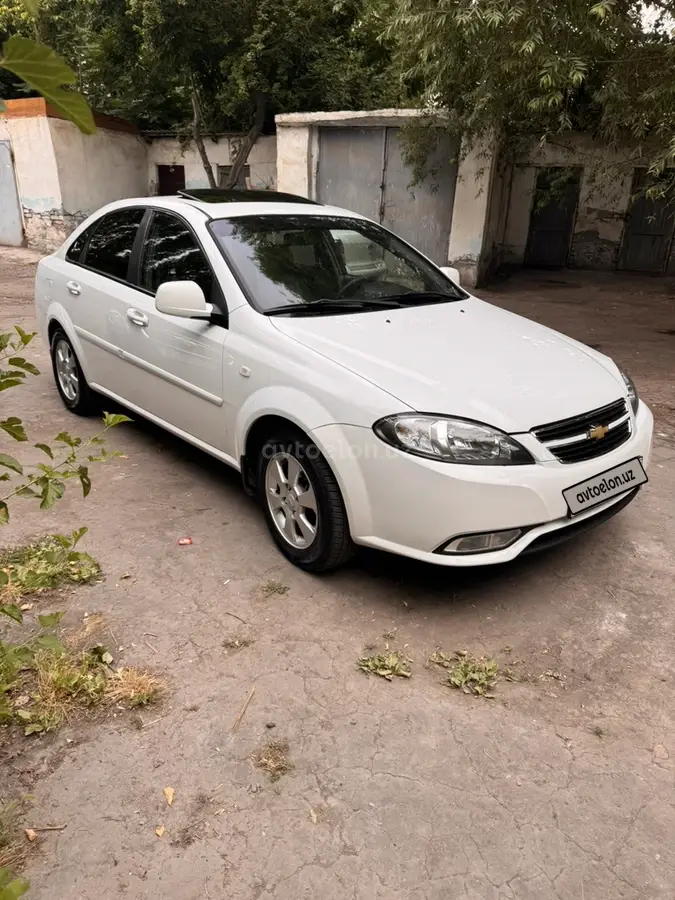 Chevrolet Gentra,  3 позиция