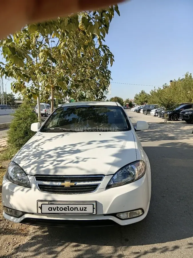 Chevrolet Gentra,  3 позиция