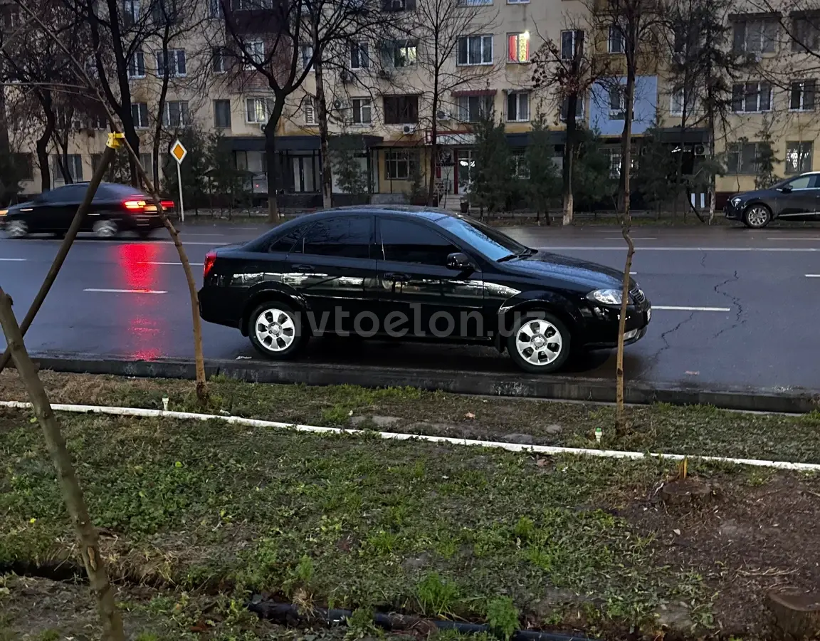 Chevrolet Gentra,  3 позиция