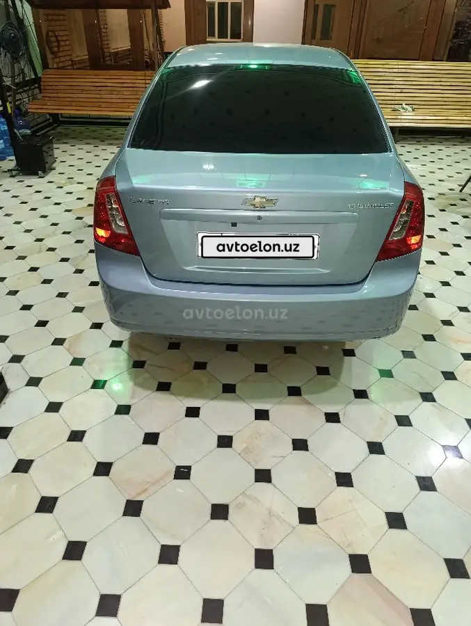 Chevrolet Gentra,  1 позиция Газ-бензин