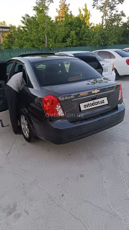 Chevrolet Gentra,  3 позиция