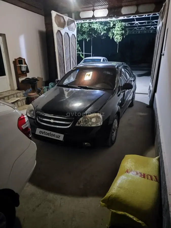 Daewoo Lacetti,  1 позиция Газ-бензин