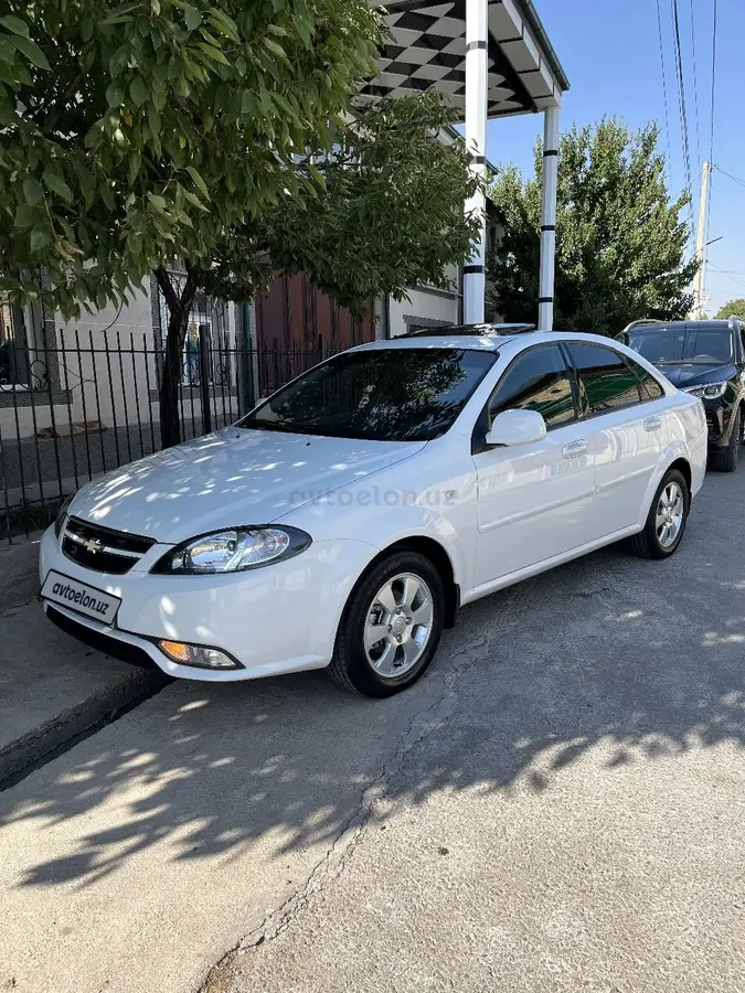 Chevrolet Gentra,  3 позиция