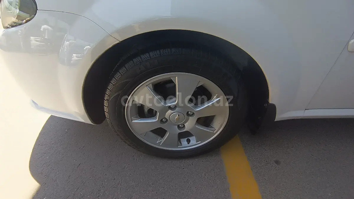 Chevrolet Gentra,  3 позиция