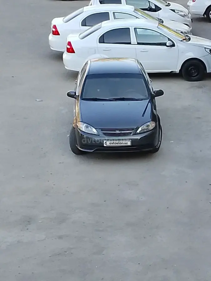 Chevrolet Gentra,  1 позиция Газ-бензин