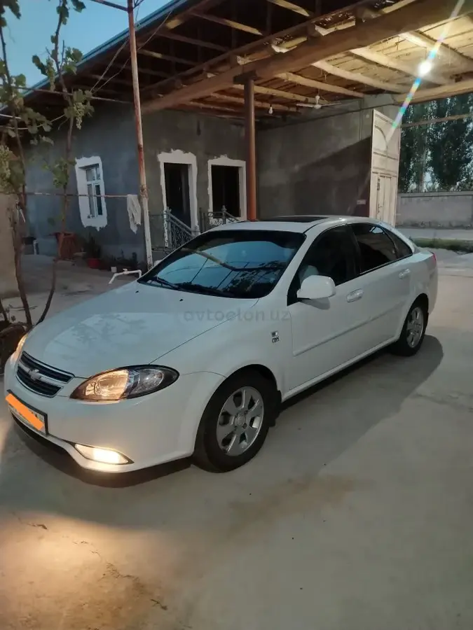Chevrolet Gentra,  3 позиция