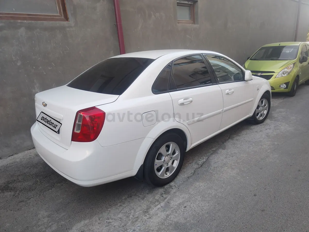 Chevrolet Gentra,  3 позиция