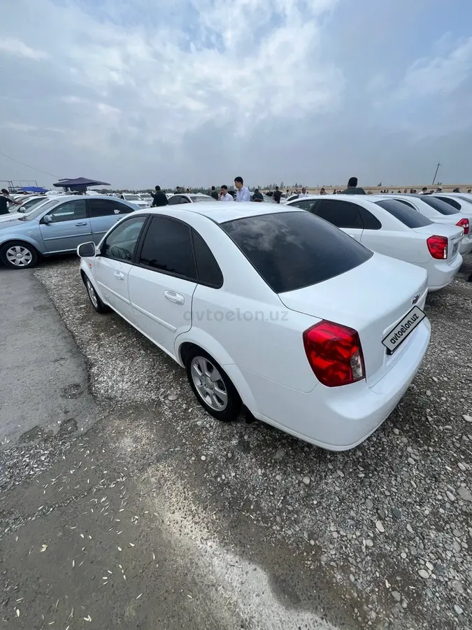 Chevrolet Gentra,  2 позиция